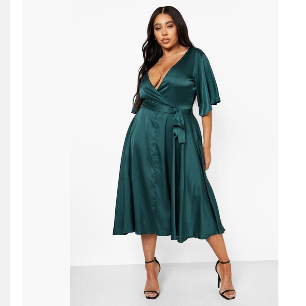 NWT Plus Size Wrap Satin Angel Sleeve Dress